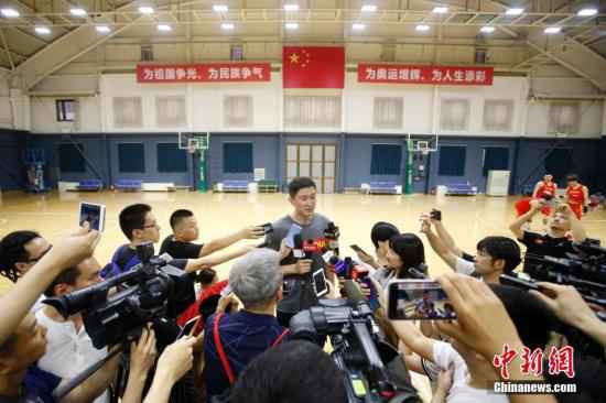 当我们在谈论易建联接班人时，我们在谈论什么