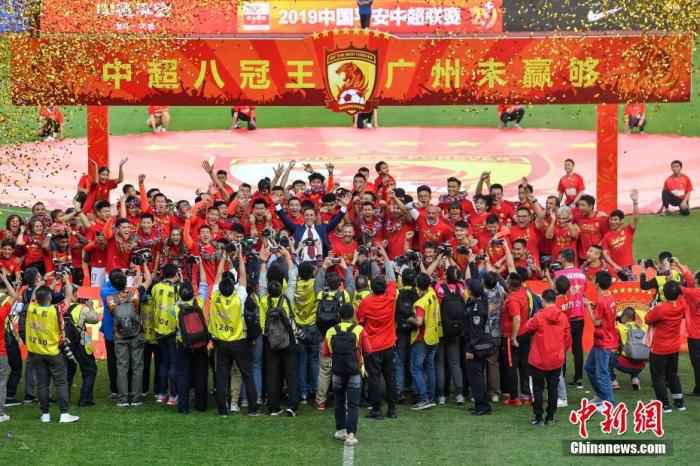 开启恒大王朝2.0的他们 也能撑起国足的未来吗？