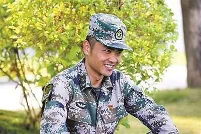 驻澳门官兵讲述战“天鸽”经历:看到灾害现场