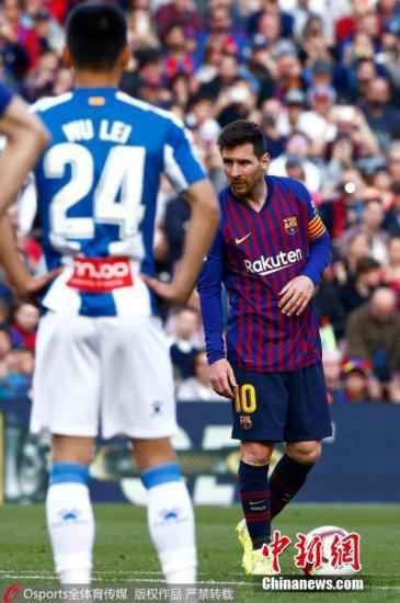 资料图为武磊在效力西班牙人期间与梅西同场竞技。图片来源:Osports全体育图片社 CBA迎辽粤大战 国乒将争“地表最强”