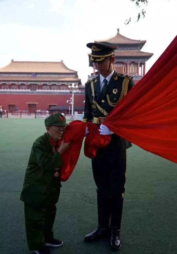 2019,这些画面让我们热泪盈眶