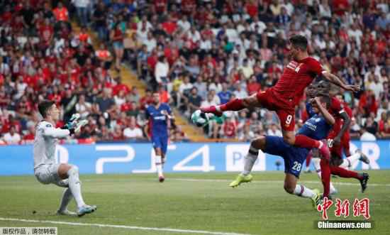 资料图:利物浦队在比赛中。 英超:利物浦2:0击败升班马 新年首战创多项纪录