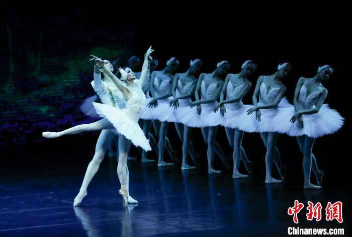 中央芭蕾舞团60周年庆典演出现场 杜洋 摄 中央芭蕾舞团60周年庆典演出汇集经典剧目
