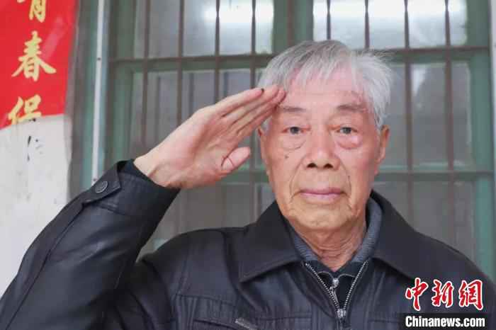 图为:浙江缙云老兵项志琴 椒江供图 “对话”浙江缙云老兵:异乡的岛 大山的兵