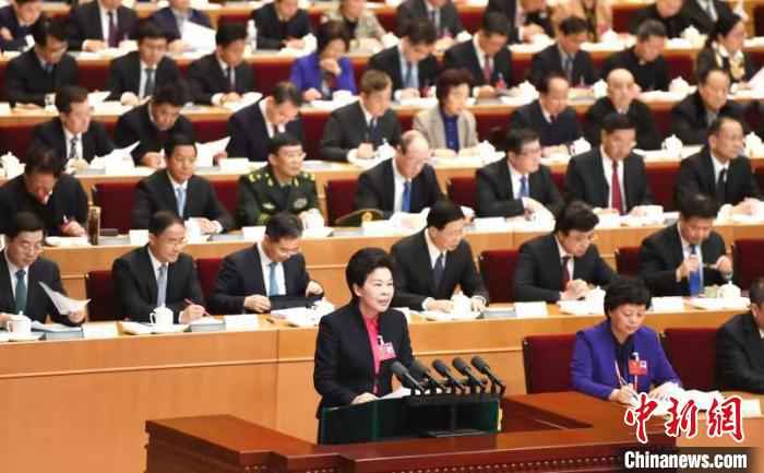 浙江省政协主席葛慧君发言。 张茵 摄 浙江:政协委员“点穴式”建言 直面公共文化服