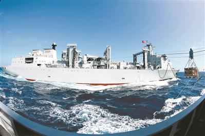 南部战区海军节日坚守战位:这片风浪我们紧盯