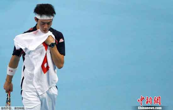 资料图:图为锦织圭在比赛中。 30岁的第一天 锦织圭宣布退出澳网及ATP杯