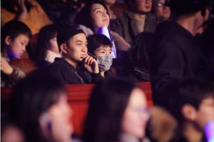 王源助阵黄雅莉音乐秀。主办方供图 黄雅莉音乐秀把家搬上舞台 王源助阵做“站哥”