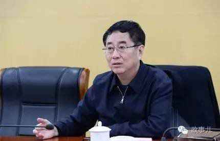 盘点＂宠媳妇＂落马官员:苏荣家成了＂权钱交易