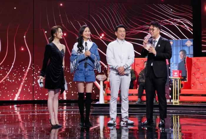 主办方供图 《声临其境3》首播 贾乃亮一人分饰三角遭哄抢?