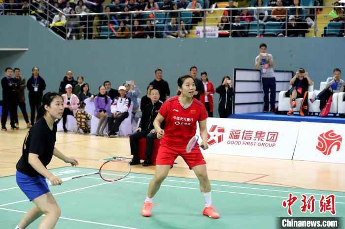 比赛场景。 唐光峰 摄 备战东京奥运 国家羽毛球队明星赛在厦举办