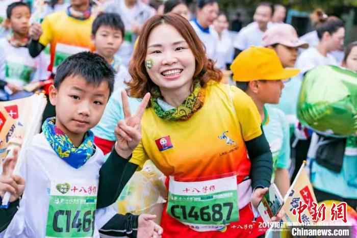 2019海陵岛环岛国际马拉松赛举行 1.2万人参赛