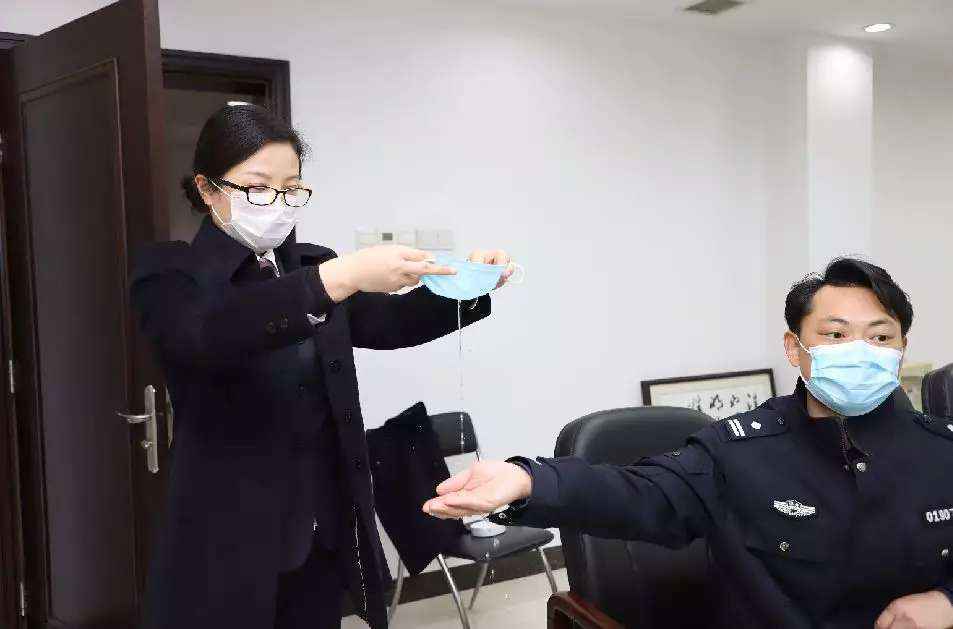 长沙检方:"假飘安口罩案"6嫌犯被捕百万口罩不