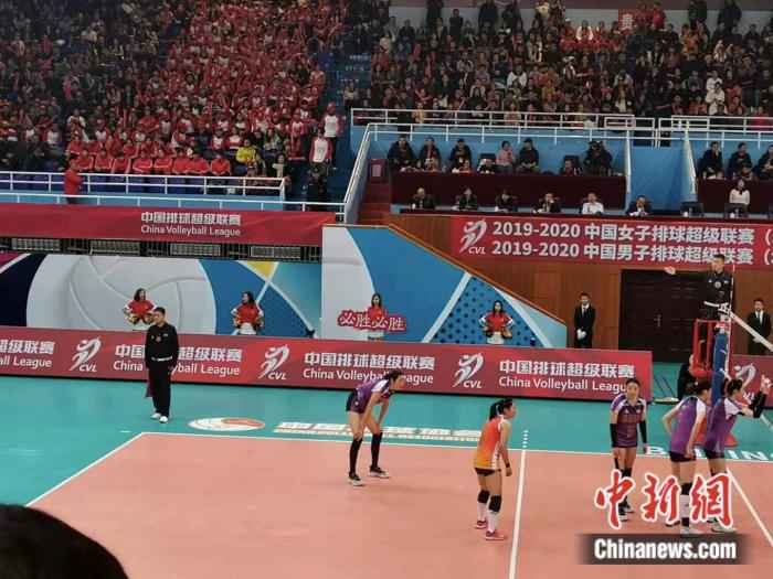 天津女排胜北京积极决赛。邢蕊 摄 排超:天津女排晋级决赛 辽宁排位战胜山东