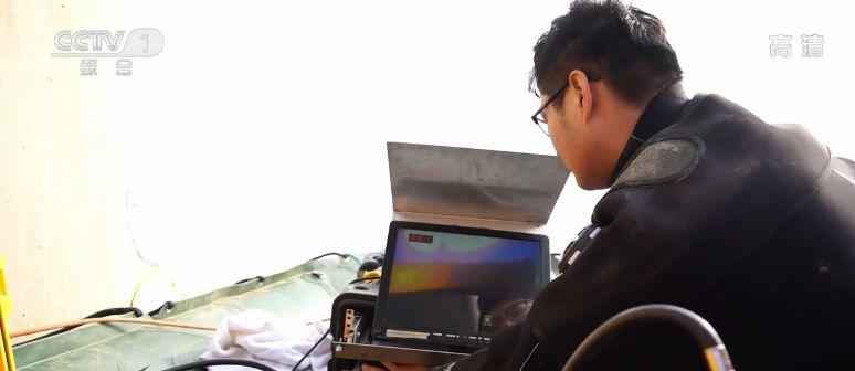 铁路“蛙人”:水下守护回家路