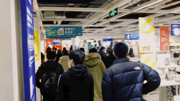 宜家复工客流量大超预期：家具区人挨人大家忙