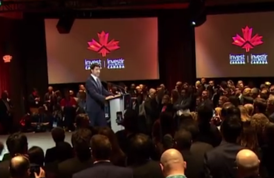 加拿大万人大会出现确诊新冠肺炎患者 总理特鲁