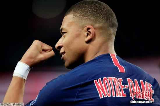 资料图:姆巴佩在比赛中。 虚惊一场!姆巴佩接受新冠病毒检测,结果为阴