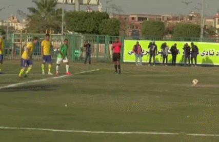 巴哈德罚进点球 75岁踢职业足球,他把人生活成了自己想要的样子