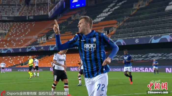 伊利契奇庆祝进球。 欧冠最老“大四喜”先生,与他被足球拯救的人