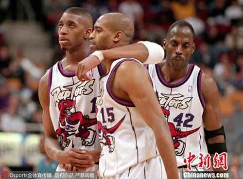 资料图为卡特效力于猛龙期间。图片来源:Osports全体育图片社 或打完生涯谢幕战!43岁卡特最后时刻登场命中三