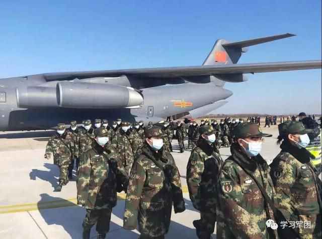 这些战“疫”瞬间,让我们坚信终将春暖花开