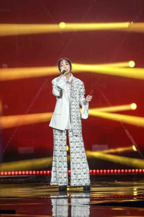 萨顶顶 萨顶顶加盟《新声请指教》 现场示范《左手指月