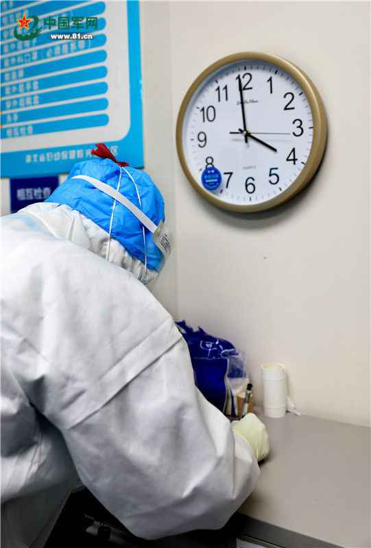 刘思彤：武汉一线最年轻的士兵护士