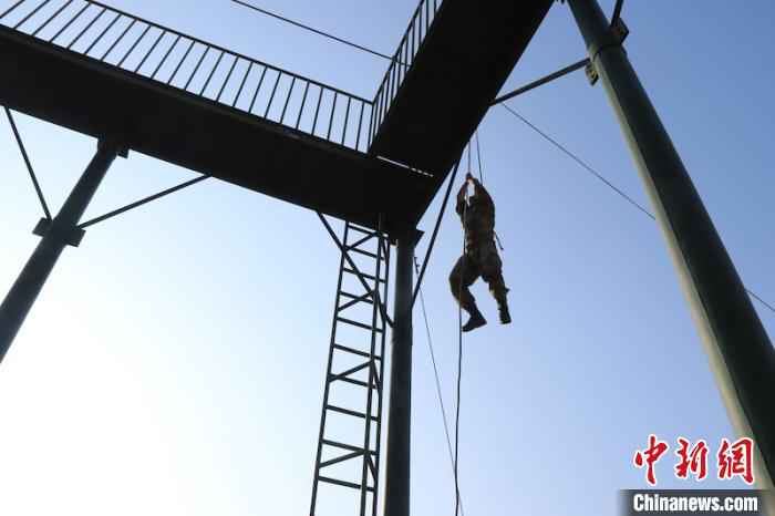 直击部队春季大练兵比武现场：各显其能 “战味