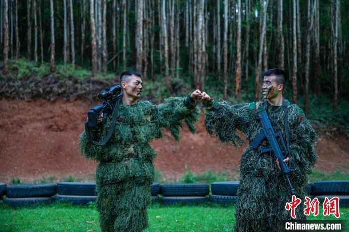 探秘武警狙击手：“幽灵搭档”如何炼成