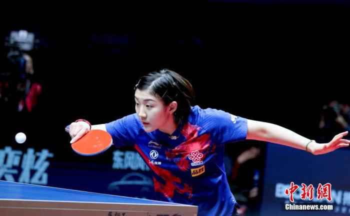 12月15日,在河南郑州进行的2019国际乒联世界巡回赛总决赛女子单打决赛中,中国选手陈梦以4比1战胜队友王曼昱,夺得冠军。图为陈梦在比赛中。中新社记者 王中举 摄 国乒卡塔尔赛夺得4金,但我喜欢他们不只因为金