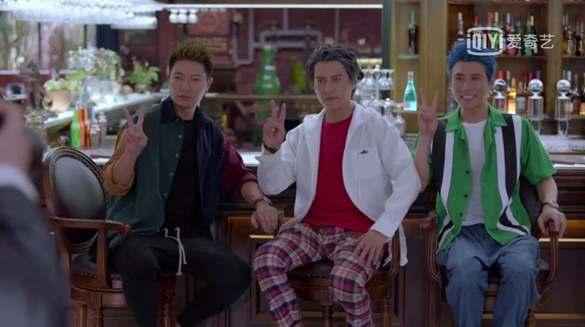 靳东新剧饰演失意中年男 遭遇婚姻危机、失业等