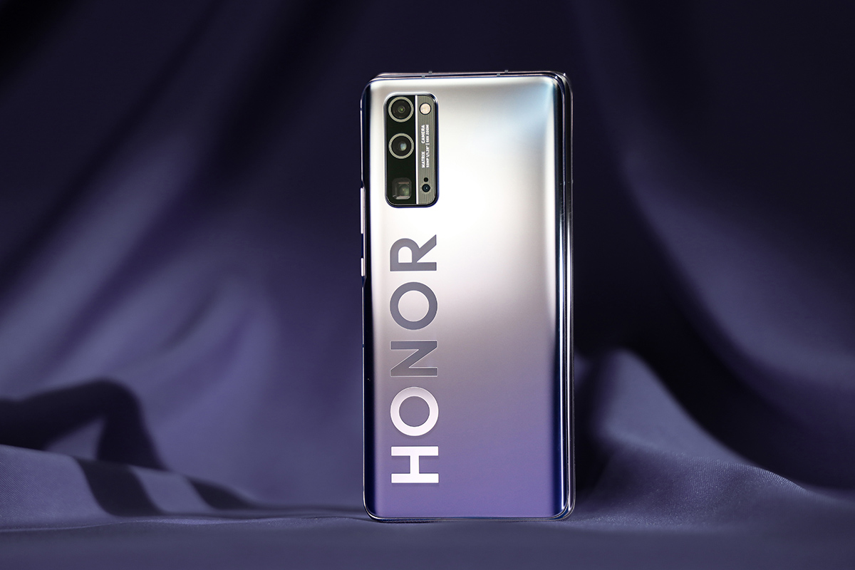 OV、苹果、荣耀，5000档以上旗舰华山论剑，谁是