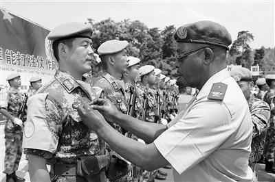 30年,中国蓝盔铸丰碑