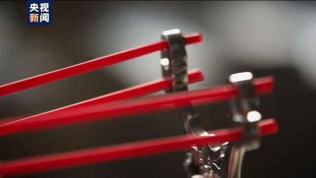 辽宁舰阻拦机:3秒内让时速250公里20吨舰载机着