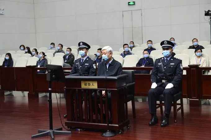 赵正永被控受贿7.17亿刷新纪录 受审时满头白发