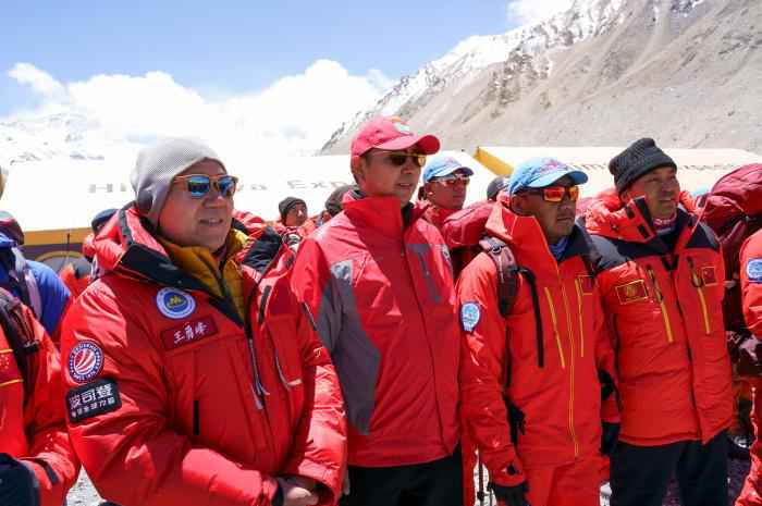 纪念中国人首登珠峰60周年！2020珠峰测量登山队