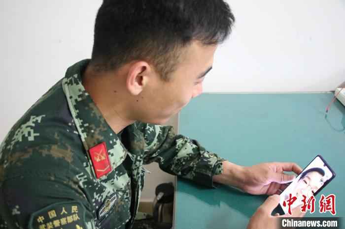 兵哥哥“520”告白军旅、家人 铁血男儿不失柔情