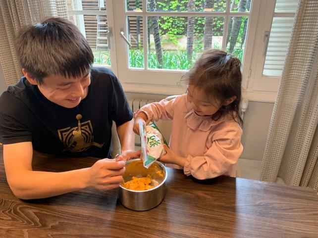 图片来源:武磊周记 武磊向医护人员表达敬佩:困难需要用爱和智慧