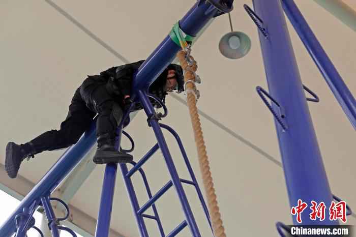 瞄准实战、苦练本领 上海公安特警开展春训大练