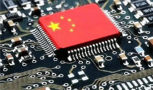 国产手机芯片为何被“掐着”脖子？网友调侃：