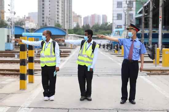 铁路来了外籍火车司机?真相是……