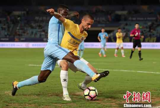 资料图:上海申鑫在比赛中。泱波 摄 深足递补回归中超 到底是福还是“祸”?