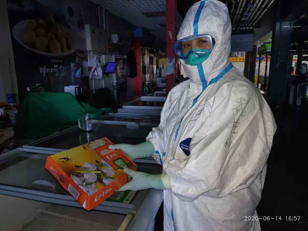 英雄再出征!北京多家医疗机构派出医疗队员驰