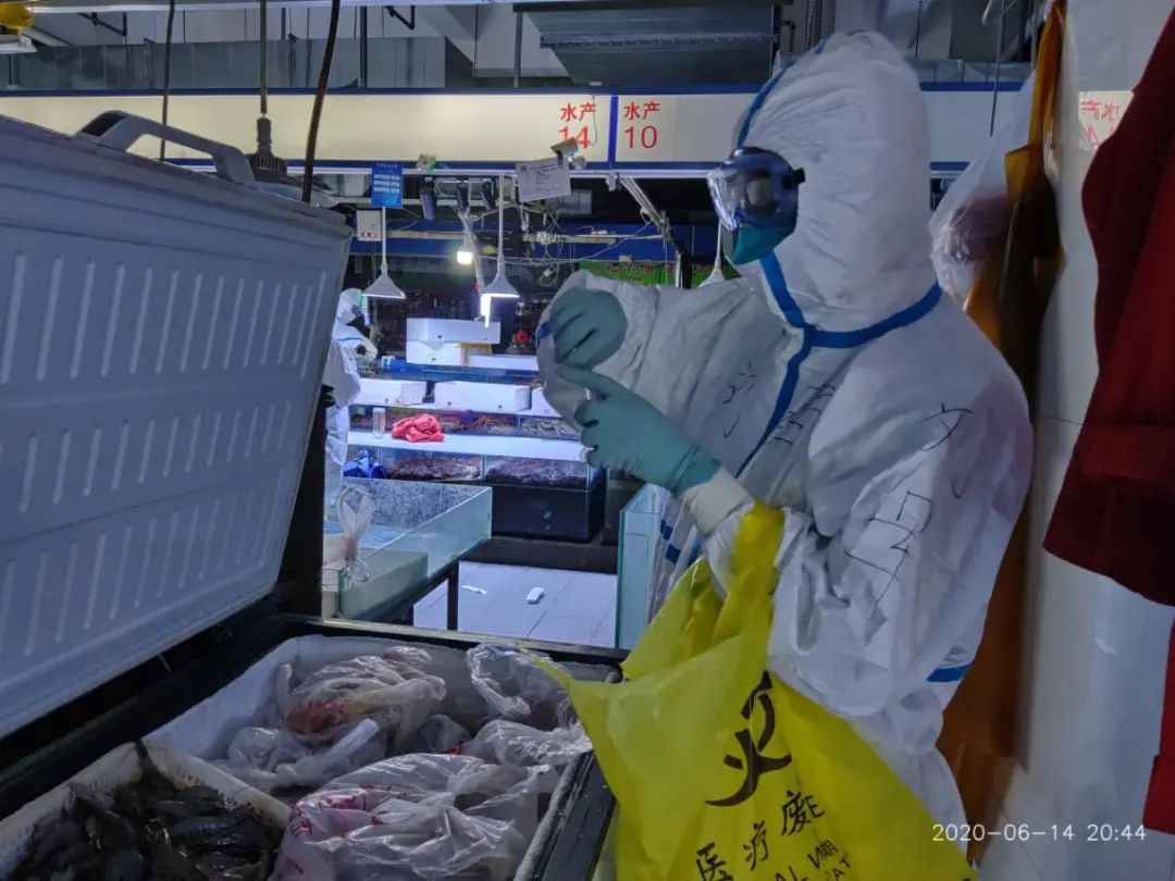 英雄再出征!北京多家医疗机构派出医疗队员驰