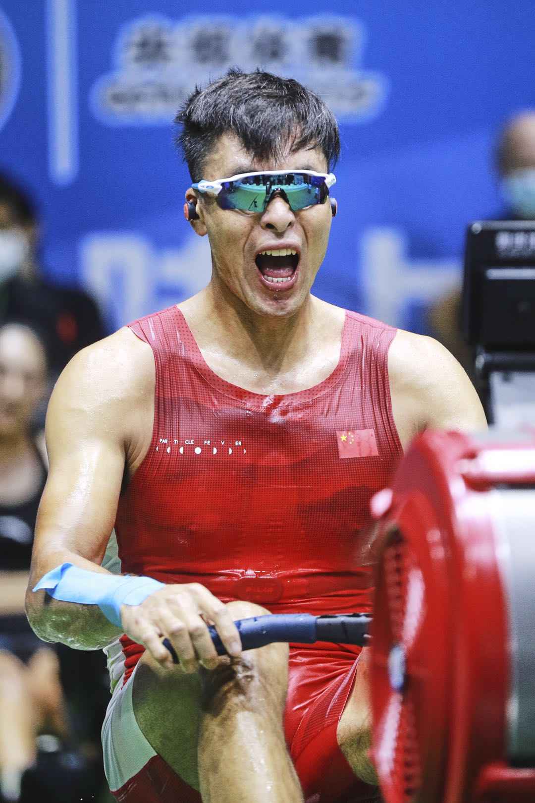 张亮在比赛中。主办方供图 陆上赛艇极限挑战赛捷报频传 张亮黄开凤双破世