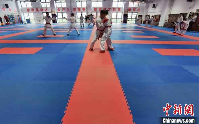 空手道起源自中国,后在日本琉球发扬光大,受日本武道影响,逐渐成为现代的“空手道”。 胡健 摄 中国空手道协会:夺得奥运历史第一金有七成把