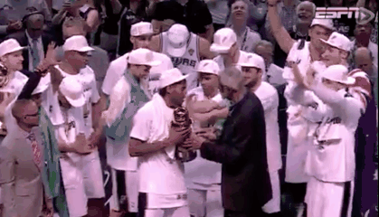 2019年父亲节前夕,伦纳德再获总冠军。 父亲节特别策划:那,是你离开了父亲的生活