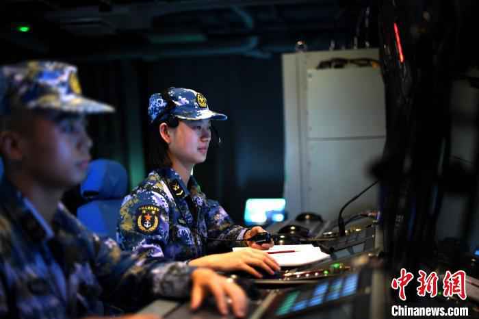 中国海军第35批护航编队检验提高应对多种安全威