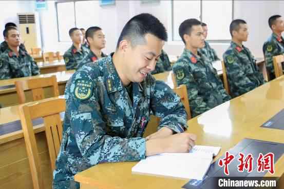 浙江上线军营版“吐槽大会” 倾听武警官兵别样